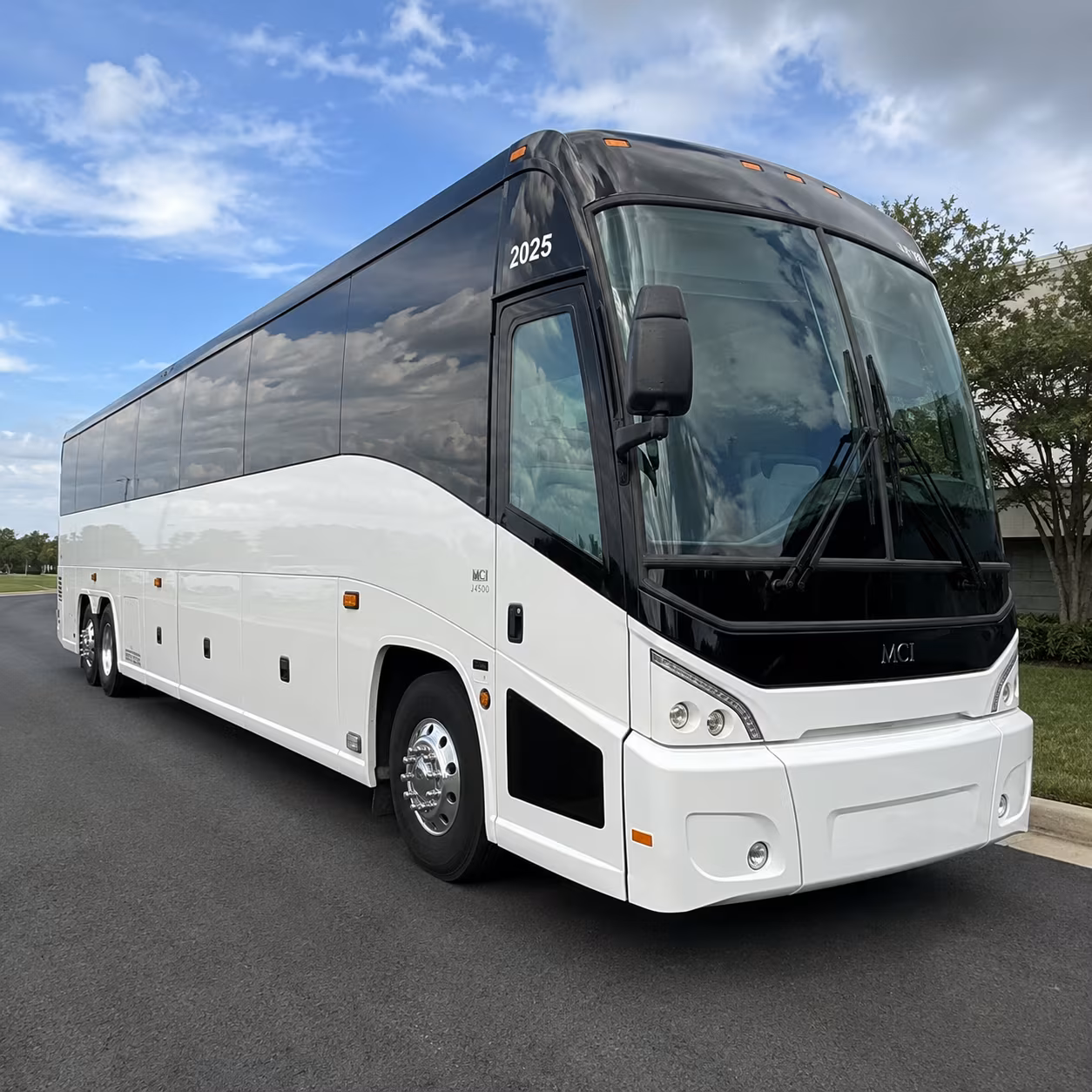 shuttle buses to midflorida credit union amphitheatre and fairgrounds festivals