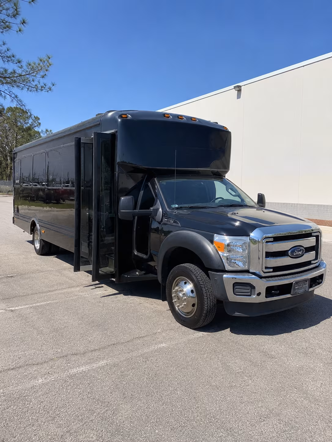tampa ybor city bar crawl party bus rental